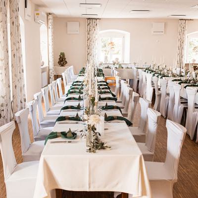 Eingedeckter Saal